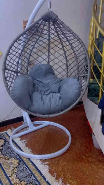 السلام عليكم 
مرجوحه لبيع اخت الجديده 
بعده جديده ما مستخدمة اهويه صار 10 ايام هيج 
واريد ابيعه 
السعر 100 وبيه مجال 
العنوان ديالى بعقوبه التحرير 
الاستفسار على الرقم 
0771 533 5036
