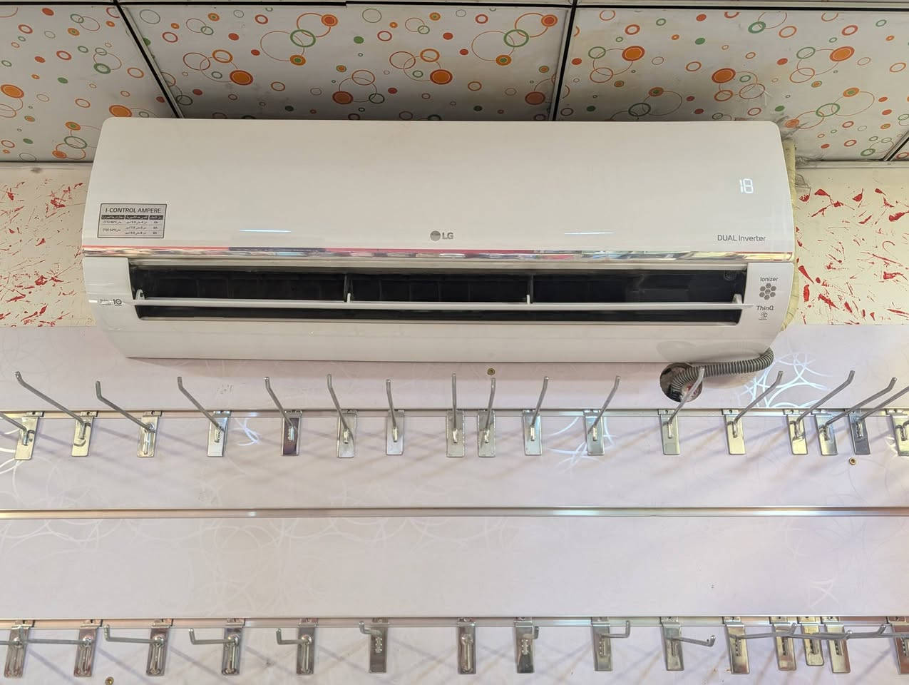 السلام عليكم
سبلت LG  طنين تحكم بالامبيرية
يشتغل على 4 امبير مرحلة اولى
6 امبير مرحلة ثانية
8 امبير مرحلة ثالثة
كومبريسر نوع T3 يتحمل درجات حرارة عالية
السبلت للبيع المكان العامرية شارع المضيف
للتواصل ***********
