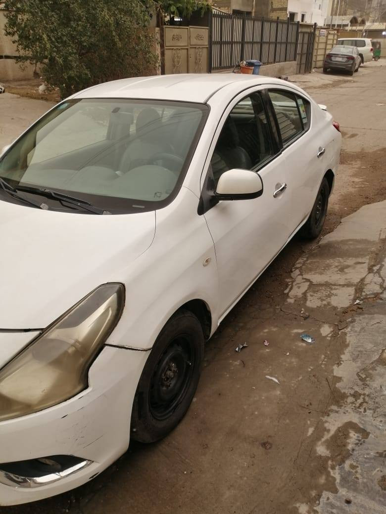 نيسان صني هندي موديل 2019 ماشية 221 الف هزة جديدة رقم جديد سنوية لحد 2030 بيها صبغ صندوك و جاملغات خلفية بانزين كله محسن و عليها ادامة كاملة  منظومة بانزين صدر جديد تايرات جديدة سعرها 97 و بيها مجال
***********
ابو انس
