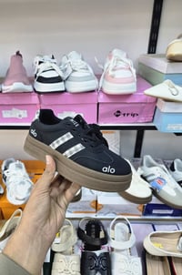 سامبا نسائية • مقاس ٣٧-٤١ • كوت خاجية