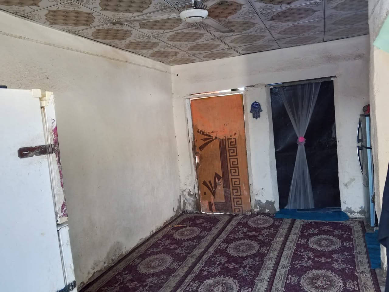 السلام عليكم بيت حواسم لبيع
العنوان مغربه قرب البانزيل خانه على شارع بغداد البيت مساحته كلش جبيره مع 3 غرف ومطبخ وستقبال وصحيات 
ثاني شي اعكاده كله مع سيراميك وايضا جداري وارضي 
البيت ممعوض ومكفول المنطقه زينه والناس الجيران ايضا طيبين للتواصل الاتصال على الرقم + *********** اني مكلف صاحب البيت انسان محترم
