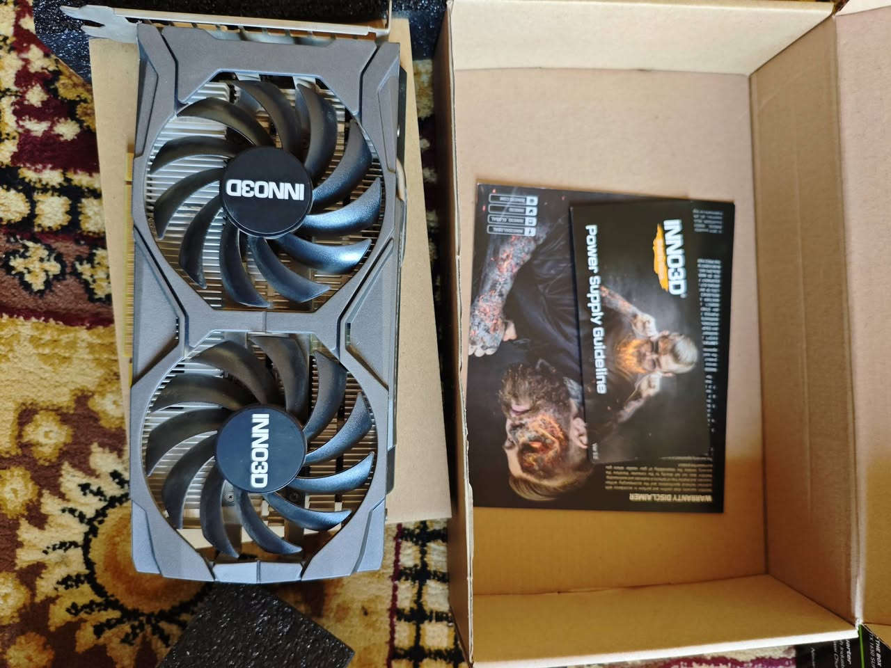 فرصة! سيت گيمنگ كامل (PC + ماوس ريزر + ميكانيكل كيبورد) 🔥
للبيع تجميعة احترافية جاهزة للألعاب والمونتاج، المواصفات موزونة جداً مع ملحقات (Gear) من الطراز الأول للاعبين المحترفين.
💻 مواصفات الـ PC:
المعالج: Intel Core i3 (الجيل العاشر).
كارت الشاشة: NVIDIA GTX 1650 Super (INNO3D) - أداء جبار في الألعاب التنافسية.
الرامات: 16GB DDR4 من البراند الغني عن التعريف HyperX (سرعة وأداء).
اللوحة الأم: MSI H410M-A PRO.
التخزين العملاق: (SSD 128GB للنظام + هاردين HDD كل واحد 1 تيرا) = مساحة 2 تيرا وربع!
🎮 الملحقات الاحترافية (مجاناً مع التجميعة):
🖱️ ماوس: Razer Gaming Mouse - دقة وسرعة استجابة خرافية للمحترفين نسخه الEsport.
⌨️ كيبورد: Mechanical Keyboard - كيبورد ميكانيكي احترافي بصوت وأداء يعطيك أفضلية في اللعب.
مع باور سبلاي 2500v يشغلها 10 دقائق مع الالعاب و نصف ساعه بدون العاب لحد ما تحي الكهرباء
✅ الجهاز جاهز، منصب عليه النظام والتعريفات، اشبك والعب فوراً!
💰 السعر: [370 الف فقط وبيها مجال للشراي فقط]
📍 للتواصل: [***********]
