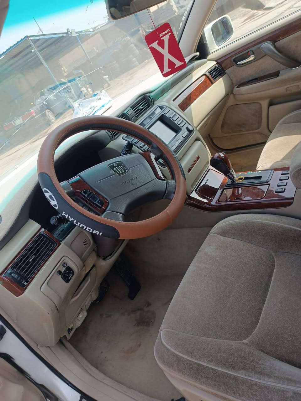 سلام عليكم جنون البيع سيارة كامله موصفات فول بدون فتحه
مكينه دي فور جبير تبريد ثلاجه كامله سيارة 

كفاله من ضربه من كصه وكلبه سيارة مسجله بشهر 4 الفحص مالتها سعر 70 تواصل ***********
