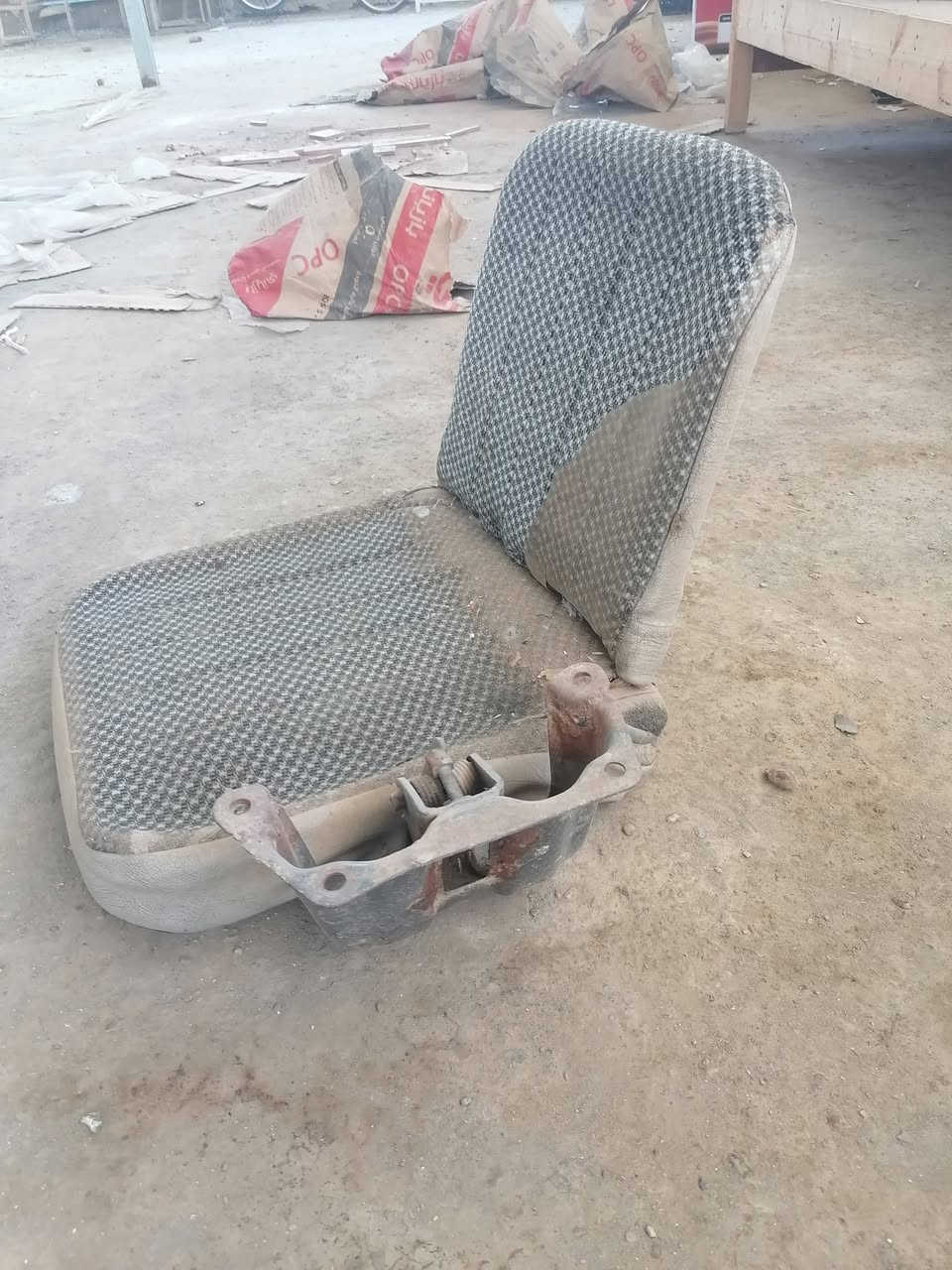 السلام عليكم
عندي كشن قلاب مال نيسان فختيه الي يريده يراسلني
كشن نضيف كلش


**إذا كنت صاحب هذا الإعلان وتريد حذفه لأي سبب، رجاءا أرسل رسالة إلى الدعم الفني**
