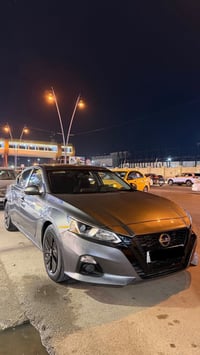 للبيع التيما 2020 حادثها جانبي   ماشية ٩٠ ميل   تاير امامي جديد   باتر...