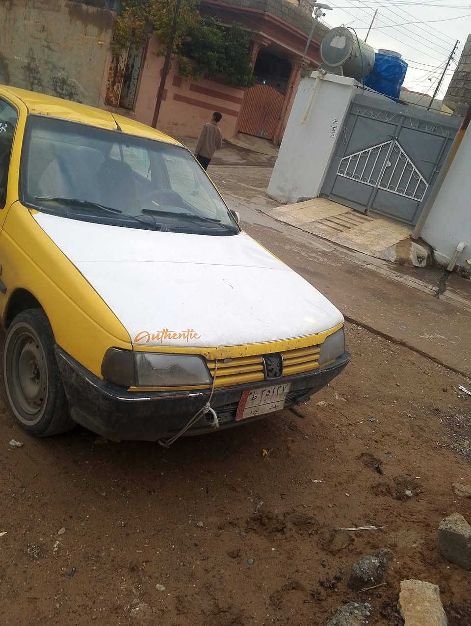 سيارة بيجو 2009 تكسي للبيع هيئة 80 الف عليها 
كاربون بانزين جديد السعر 12ورقه كير ومحرك شرط 
***********
