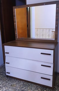 ميز تواليت • نظيف • غرفة نوم