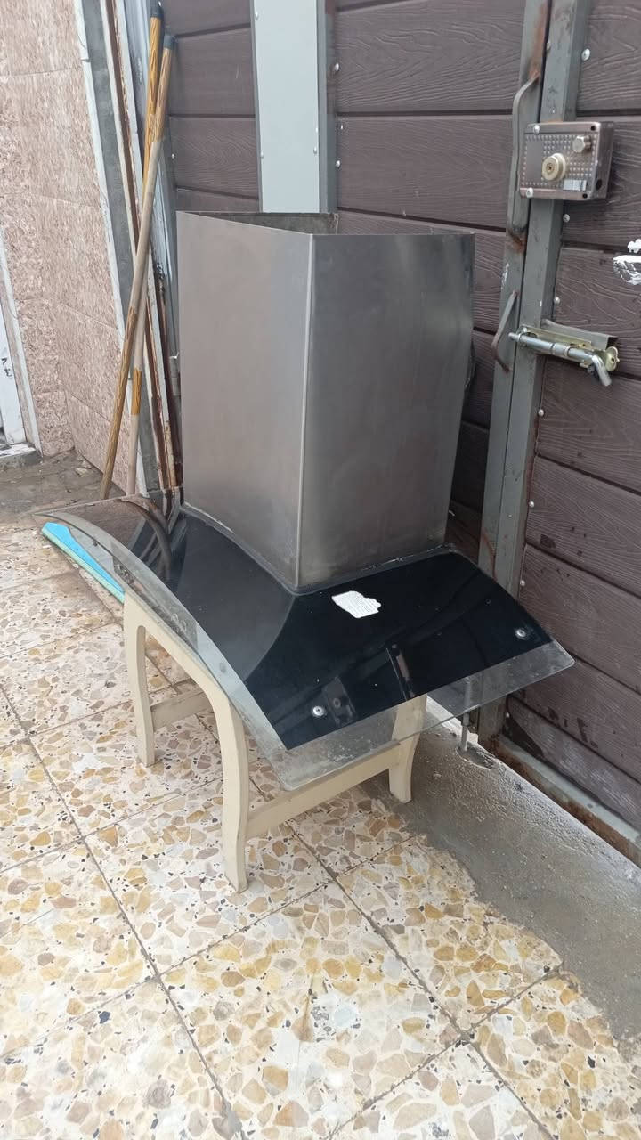 السلام عليكم ساحبه البيع نضيفه فول كدام عينكم وشغاله عل فحص السعر 75وبيه مجال ***********
