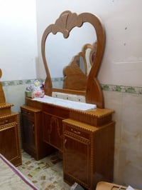 غرفة خشب • غرفة نوم • للبيع