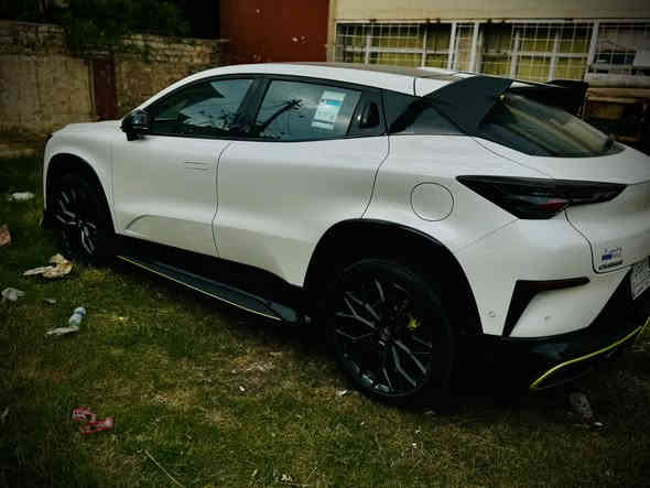 الموديل /2024

العداد / 33 الف كيلو متر 

----------------

المواصفات :

* المحرك 4 سلندر تيربو 1.5 

* العزم 300 ن.م

* الكير اوتوماتيكي من 7 سرعات

*كامرة 360

* دفع امامي

* وسائد هوائية امامية + امامية جانبيه

* نظام قياس ضغط الإطارات

* نظام مانع انغلاق المكابح

* توزيع قوة المكابح الكترونيا

* نظام التحكم بالثبات

* نظام المساعدة على صعود المنحدرات

* نظام التحكم بالالتصاق الناتج عن الجر

* مساعد فرملة

* مكابح توقف كهربائية

* خاصيه التوقف المؤقت

* نظام المساعدة على نزول المنحدرات

* حساسات خلفية

* كاميرا خلفية

* حجم الجنوط 19 انش

* فتحة سقف

* انوار امامية LED

* انوار امامية أوتوماتيكية

* انوار نهارية LED

* انوار ضباب خلفية

* مرايا جانبية كهربائية مع إشارات

* تسخين مرايا جانبية

* مخرجين للعادم

* القوة المساعدة لحركة المقود كهربائية

* تحكم بوضعية المقود يدوي

* مقود جلد

* نظام دخول عن بعد مع تشغيل بضغطه زر

* مثبت سرعة

* شاشة معلومات الرحلة 10.3 انش

* مقاعد جلد

* تهوية المقاعد الامامية

* مسند يد وسطي للمقاعد الخلفية

* مكيف الكتروني

* منطقة تكييف واحدة

* مخرج مكيف خلفي

* ثلاجة بالمسند الوسطي

* شاشة 10.3 انش تعمل باللمس

* نظام الأوامر الصوتية

* عدد 6 سماعات

* بلوتوث / راديو

* 3 مد

اخل USB

*اصطفاف ذاتي(اوتو بارك)

*خاصية تحريك السيارة بالريمونت

ضمان خمس سنين شركة البخيت

((السعر ٢٨ مليون وبي مجال)) 

للتواصل  ***********
