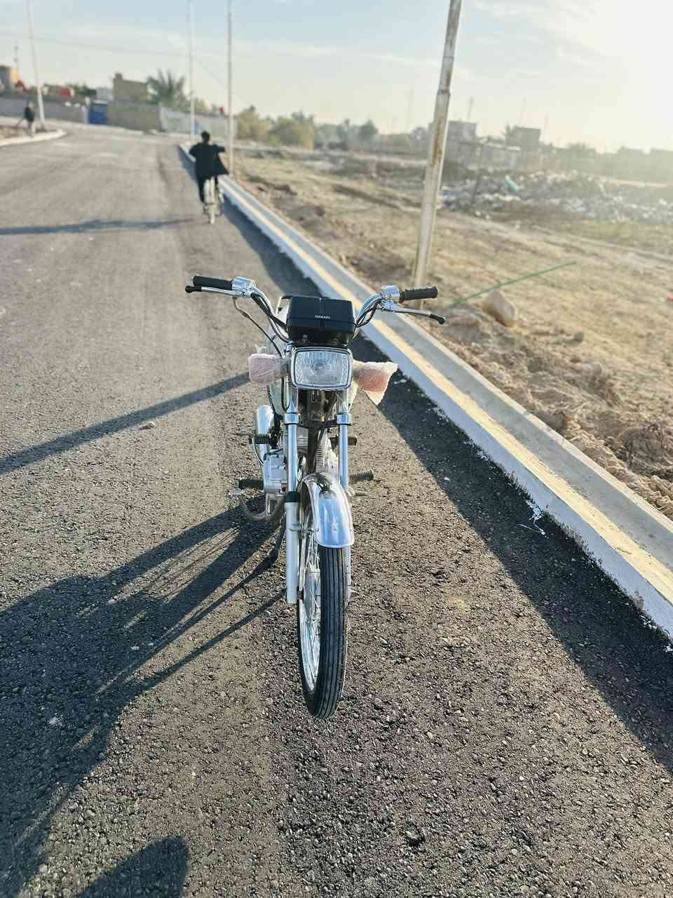 سلام عليكم دراجه للبيع صاله اربع ايام من معمره فقط لمكينه ٢٣نامه لصلي  وغراضه ٢٦شاصي ٢١اوراق اسكنر  ب٨٠٠وبيه مجال.       ***********
