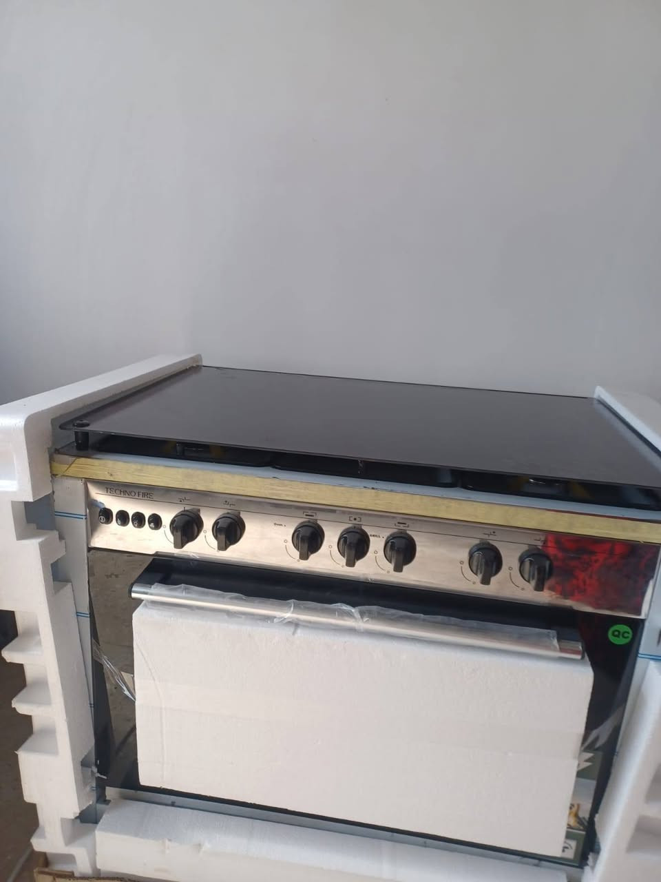 طباخ جديد بعده بل كارتون للبيع سعره 450 لي حب يتصل ع هاذه الرقم ***********
