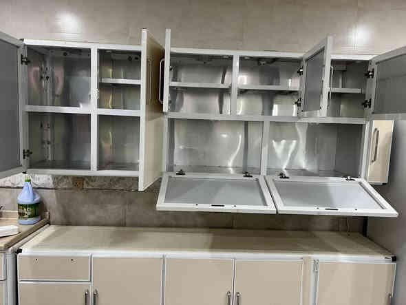 كاونتر مترين ونص والسنك متر ونص السعر 230 للتصال ***********
