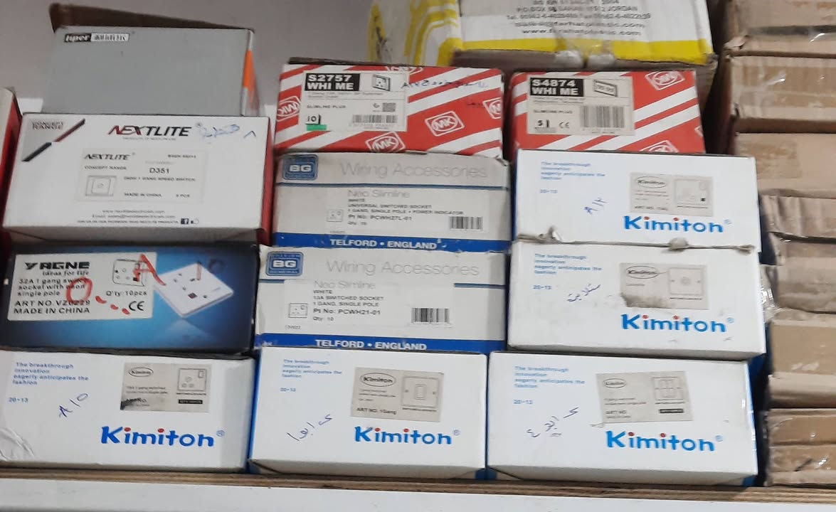 سلام عليكم مواد للبيع كهربائيه متنوعه او انشائيه العنوان بغداد رقم الهاتف ***********
