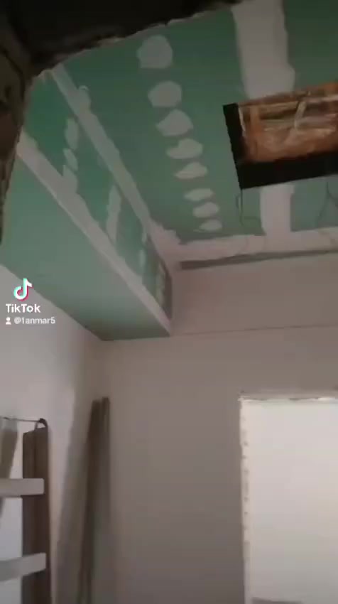 افضل انواع الديكور وحسب الطلب باسعار تنافسية وبايادي ماهرة للتواصل على الرقم التالي ***********
