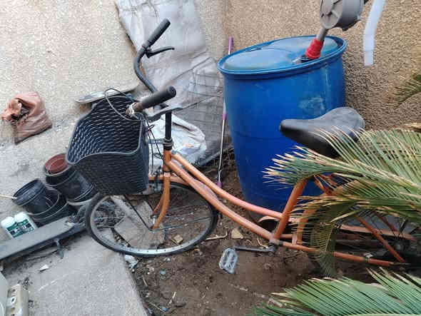 بايسكلات ٢ الأسود رياضي كير تاير جوبلس ميبنجر البايسكل مابي نقص بس اغسل و اطلع قيم واخذ بس مو جوة ال٥٠ الياباني تايرات بس نازلة مابي نقص قيم واخذ مكاني حي الجهاد للتواصل ***********
