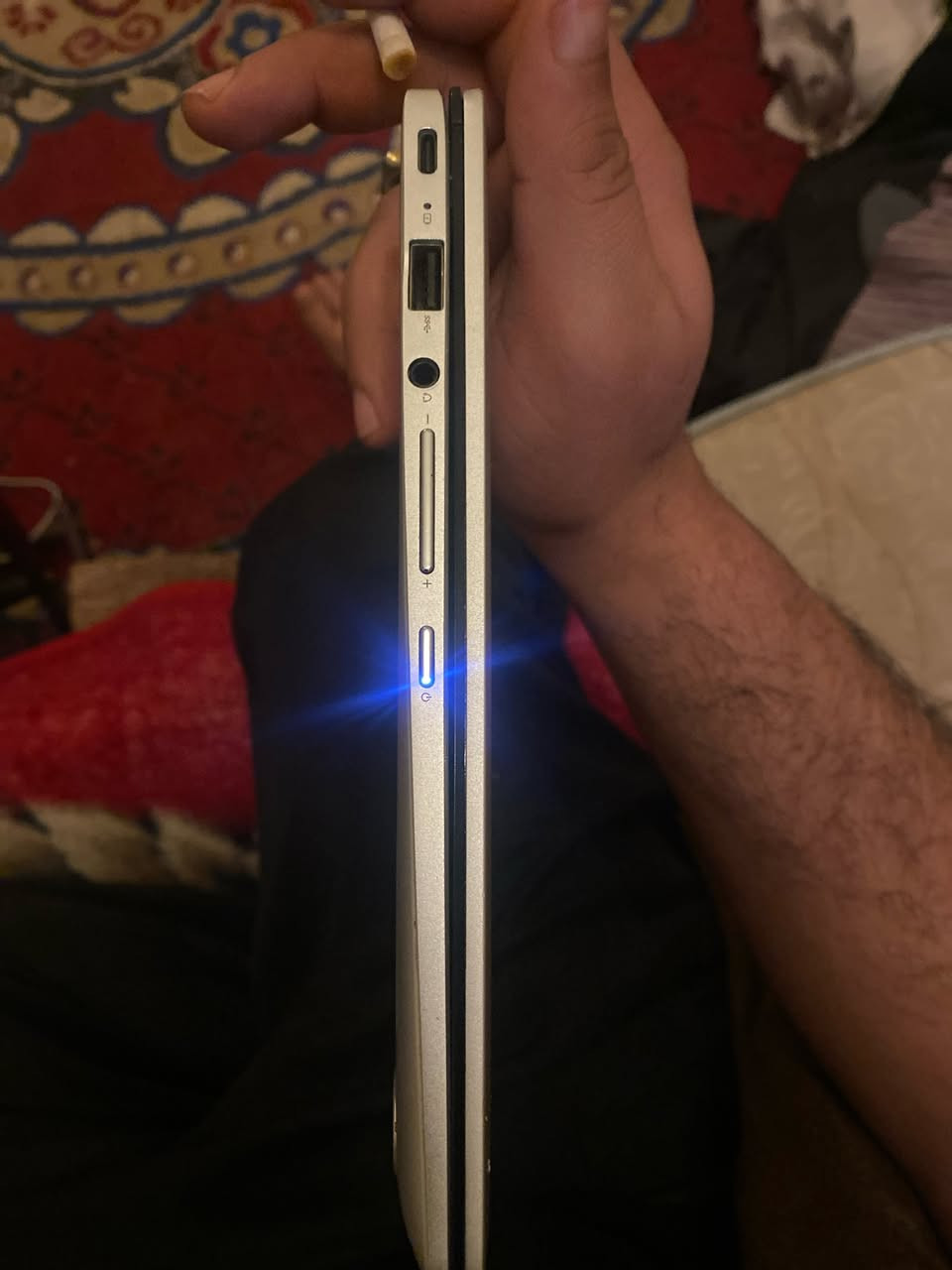 السلام عليكم لابتوب كروم بوك منصبلها ويندوز معالج الجيل الثامن شحن تايب سي 65 واط الشاشة جبارة ولمس  بدون حواف تقريبا الكارت الشاشة انتل كرافيك 650 رام 8 كيكا بس مشكلتها الهارد مالتها صغير تكدر تبدلة 64 اس اس دي للبيع ب 150 قفل سعر الجديدة 520 دولار


**إذا كنت صاحب هذا الإعلان وتريد حذفه لأي سبب، رجاءا أرسل رسالة إلى الدعم الفني**