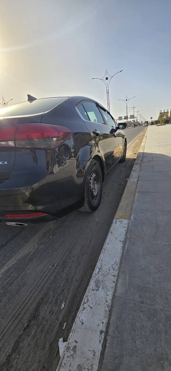 كيان فورتي 2017 
حره بأسمي سنوية لغاية 2028 
مواصفات Ex فول عدا الفتحة 
ماشية 71 mi
بصمه تشغيل وبصمة أبواب 
تبريد قطعتين كشنات جلد 
تدفئه بالكشنات الأمامية 
حادثها فقط طخه بالبنيد راجع بارد
بدون صبغ تكحيل فقط بدون أيرباك 
صور الحادث بالمنشور
محرك كير كفاله بدون فتح 
وياها تخم ويل الاصلي حجم 17 
السعر 117

مكاني ذي قار حي الشهداء قرب جامعة العين 
***********
