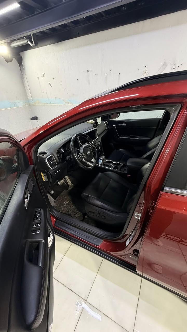 سبورتج S 2021 - بدون صبغ ..
سلام عليكم سبورتج S امريكي فول مواصفات عدا البصمه
بانوراما - كشنات جلد - تبريد قطعتين - مثبت سرعه - رادار امامي وباقي المواصفات المعروفه  
بدون صبغ بدون تبديل بدون لغد بدون شواصي كير محرك كفاله 
بيع أو مراوس 
السعر 188$ بيها مجال جداً بسيط 
مكانها بغداد السيديه 
***********
