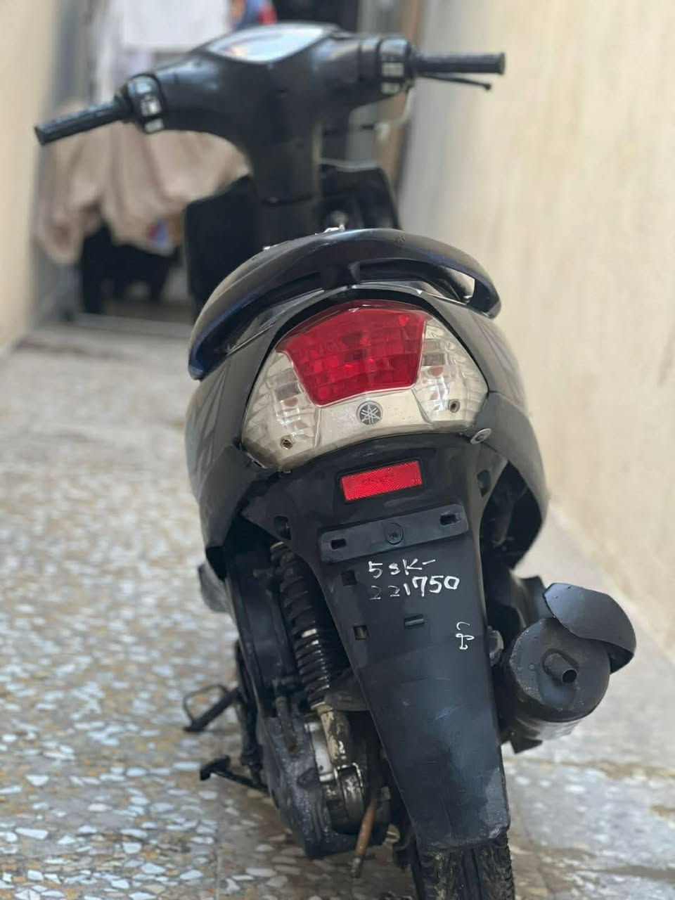 ماكس عدلة للبيع نضافة كدام عينك وبعد احلة من صوره دراجة مانقصها برغي 
العنوان بغداد تقاطع النهروان 
السعر600 وبيها مجال قليل
الاتصال***********
