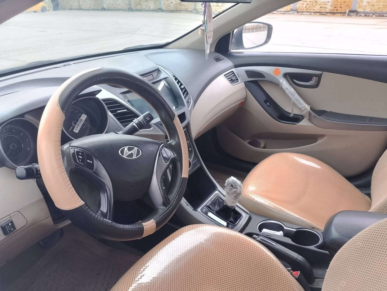 هونداي النترا  2014 شكل ال16
خليجي كفاله  
محرك 1600 
غير متواجد علفيس 
***********
