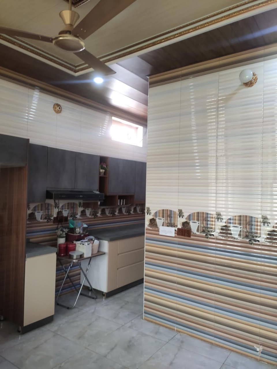 🏡✨ بيت للبيع بسعر جداااً مناسب ✨🏡
 🍀ام الخيل شارع ١٥ خلف شارع عشرين 🌿

📍 المساحة: ١٠٢ متر — ركن🏗️ البناء: كونكريت

🔹 الطابق الأول:• صالة استقبال واسعة• مطبخ• مجمع صحي

🔹 الطابق الثاني:• غرفتان• صالة• مجمع صحي

✅ موقع ممتاز✅ تصميم عملي ومريح✅ فرصة مناسبة للسكن أو الاستثمار

📞 للاستفسار:***********
