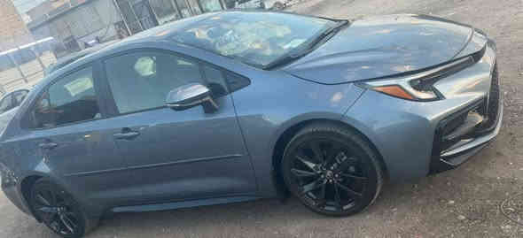 السلام عليكم للبيع فقط تويوتا كورلا هايبرد وارد أمريكي موديل 2024  فئه SE فول مواصفات عده الفتحه حادثها موضح بالصوره فقط بارد السياره بدون شواصي بدون لغد بدون صبغ ايرباك ستيرن السعر 170 دخول جديد بدون رقم للاستفسار *********** بي واتساب
