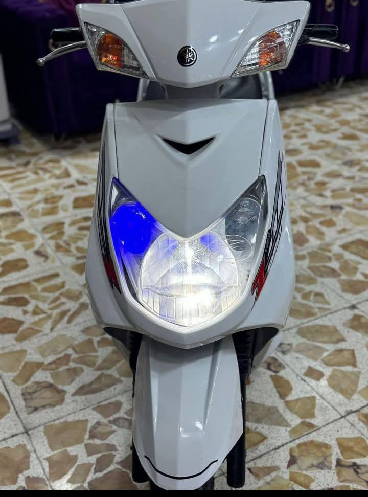 سكنس فحل الدراجة مكينة مكفوله و كفالة سرقة و مكاتبة ب اسمي
الدراجة خير من الله بس طفت بيه ما اعرف صوج الباتري أو السلف ما متاكد ما بيها هندر وما متفرغ بسبب العمل 
ادليك بيتي اي اشكال غير السلف أو الباتري ترجع
السعر 450 🔏

بغداد الحسينية وتساب فقط
***********
