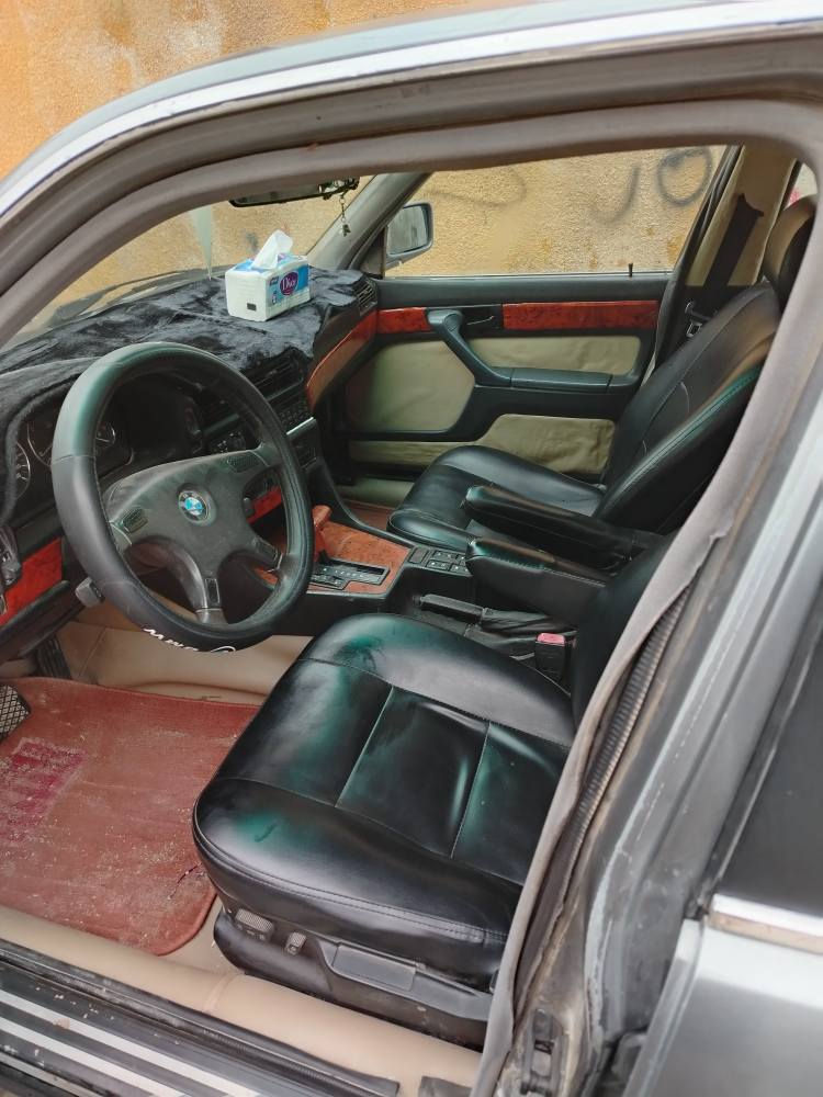 بيم موديل 92 سياره حلوه تجي وشوف مصبوغه عام جماليه بدون ضربه كهربائات كله شغاله كير مكينه مكفولات دواخل نضيفه سنويه جديده رقم جديد سياره مال جناي العنوان بغداد الشعله *********** اتصل ودلل رحمه لوالديكم شراي يشلع عيوني والميشتري يعبر المنشور بغداد, العراق
