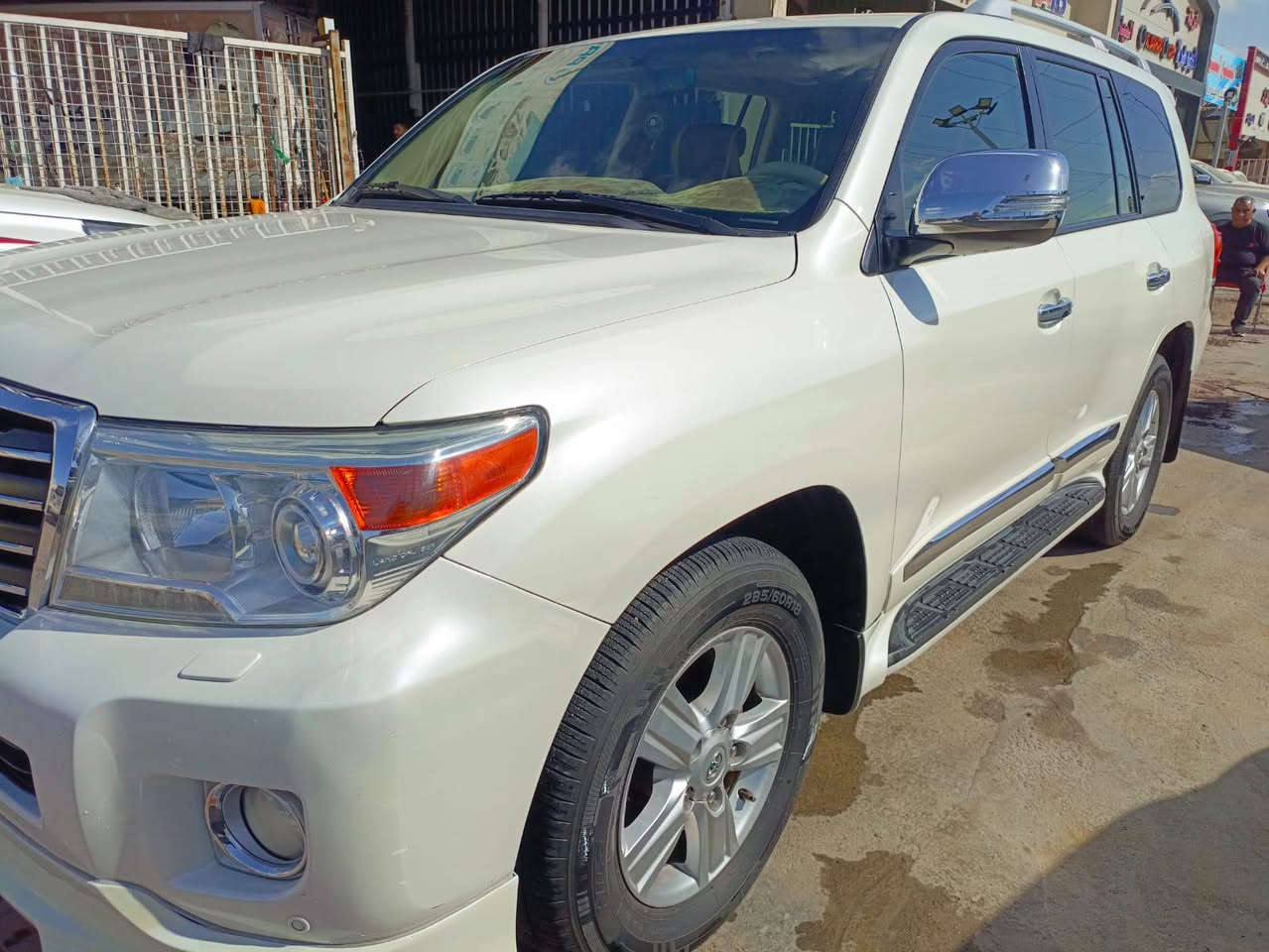 السلام عليكم لاند كروزر موديل2015  سيارة جديدة بيه فتح باببن وشوي بل هلال صبغ عله كد شبر سيارة فول مواصفات السعر410 وبيه مجال للطيببن مكينه كهربائيت خير من الله تخم تاير جديد مكاني بغداد البنوك رقم الهاتف*********** اني مكلف بل نشر اتصل عله رقم
