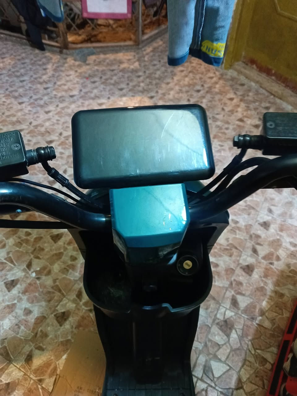 السلام عليكم دراجه شحن للبيع موديل 25 لون زيتوني بطاريات خمسه 32 امبير سرعه 99 دراجه نضيفه سعر 390 وبيها مجال قليل العنوان بصره ابو خصيب حي العسكري للاستفسار *********** واتساب رصيد
