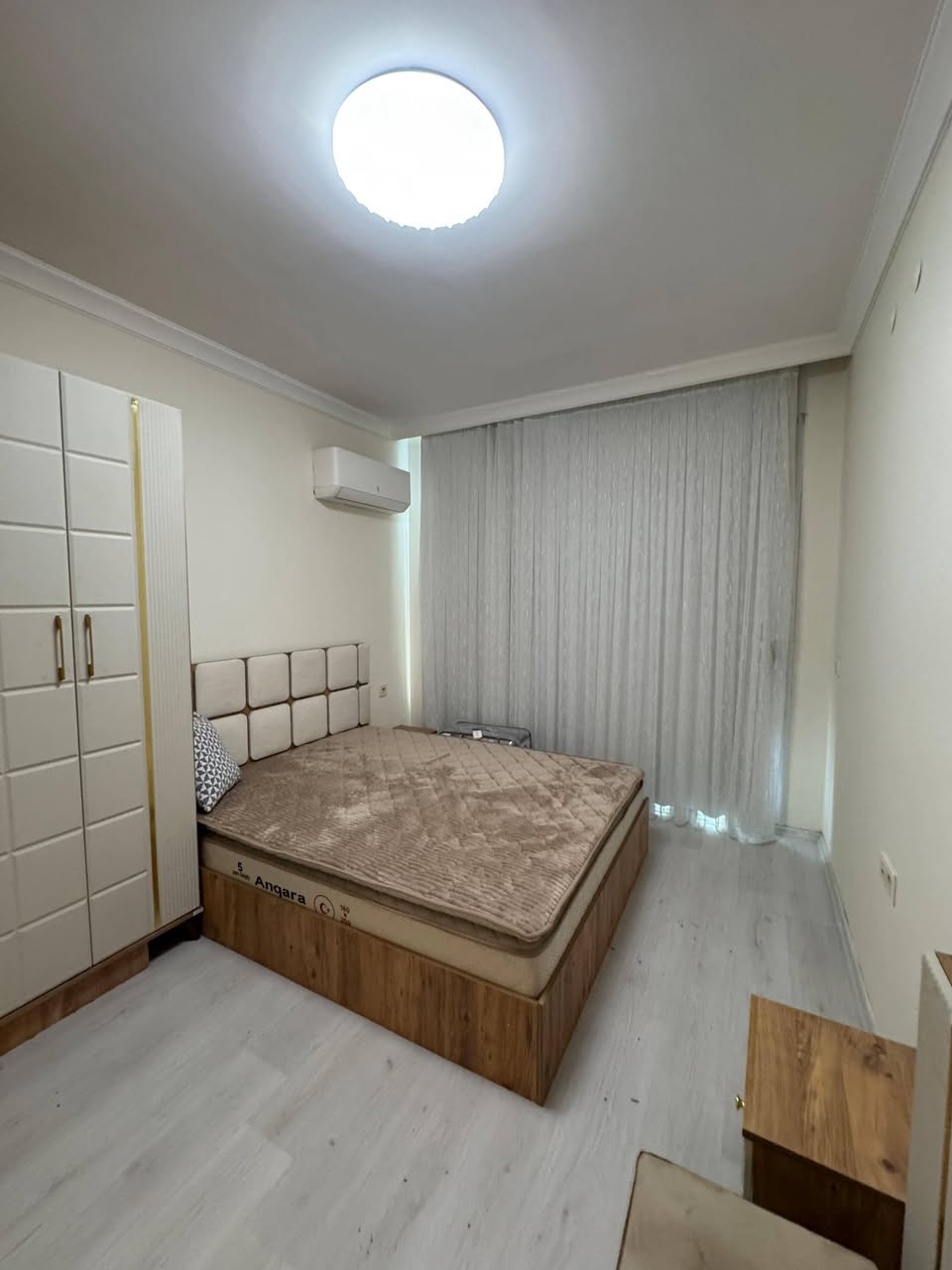 شقة غرفتین و صالة #للایجار 
مؤثث جدید ، اثاث زیرو ، ممسكونه 
مساحة 108 متر ، ‌طابق 16
مجمع سكنی لالاف ایربورت فیو 
اربیل  ، مربع ذهبی ، مقابل مطار 
للتواصل :
0750 444 7409 
0770 184 78 47
