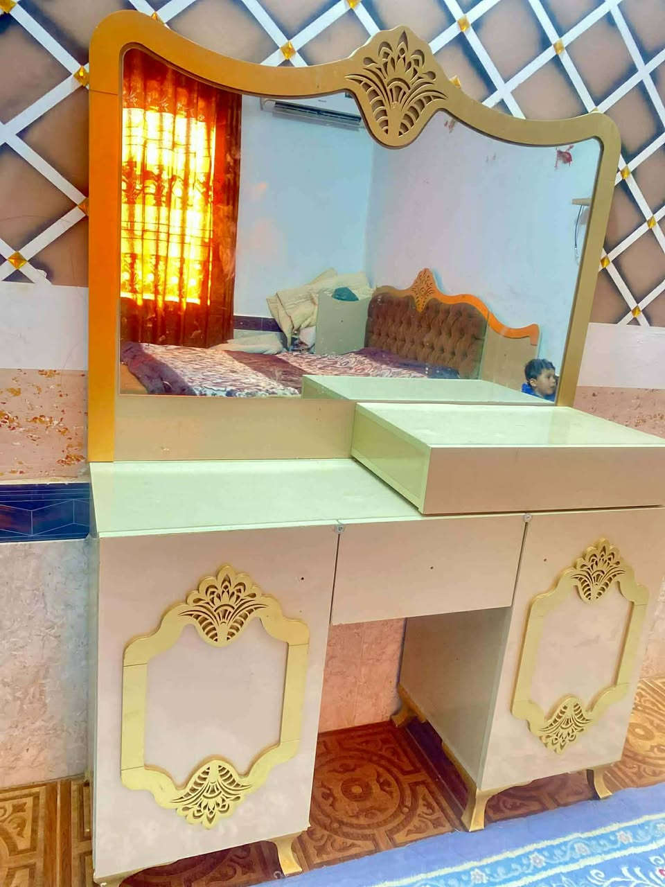 سلام عليكم

غرفه نوم تركيه للبيع مستخدمه بيه ضرر بسيط 

سعر 450الف وبيه مجال ***********
