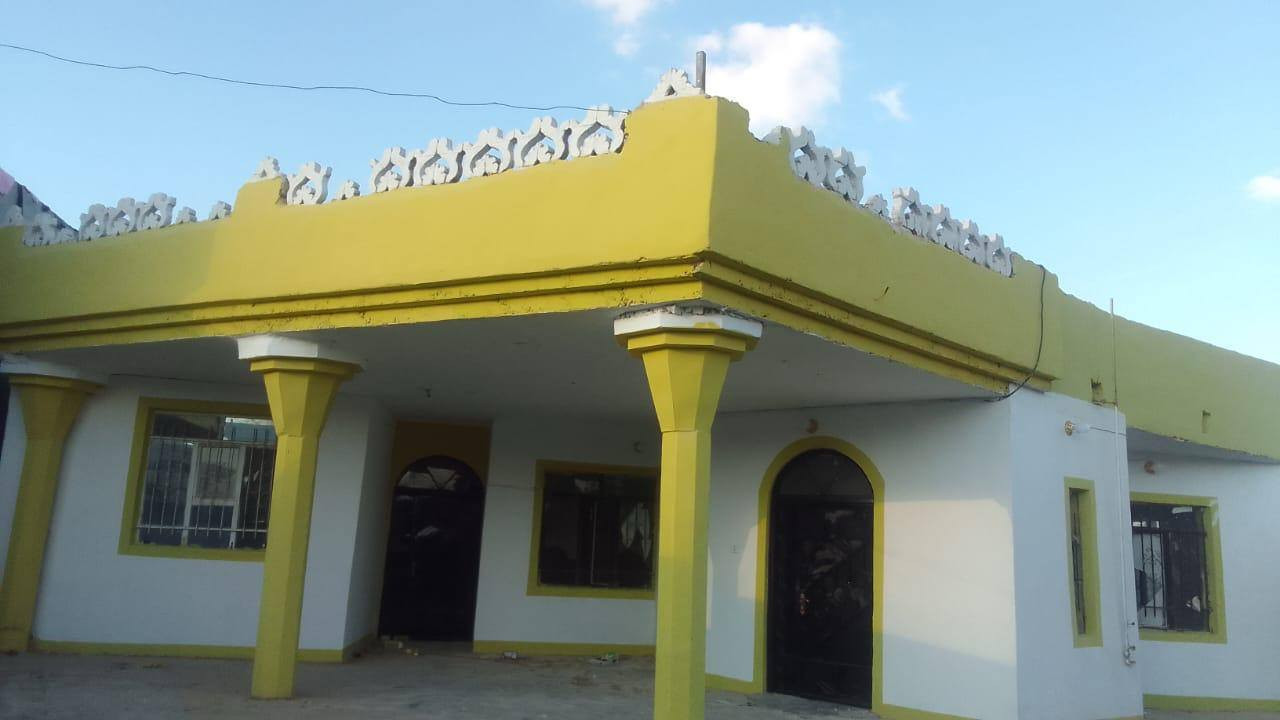 السلام عليكم
بيت للبيع 
الموقع بين كلية التربية والحي الصناعي وقريب على بستان الشيوخ والسوك وقرب الدور المحلية الي مقابل الاطفاء وعلى الشارع العام 
يقع على شارعين رئيسية 
البيت يتكون من ثلاث غرف وربعة وهول وموزع ومطبخ وصحيات كاملة داخلية 
المساحة 600 متر. متكون من قطعتين 
القطعة الاولى 300 متر سندي رسمي 
القطعة الثانية 300 متر سند بلدية وتكدر تسجلها بأسمك لانها محجوزة لنا
السعر 58 مليون وبيها مجال بسيط
للاستفسار اكثر الاتصال بالرقم 
***********
