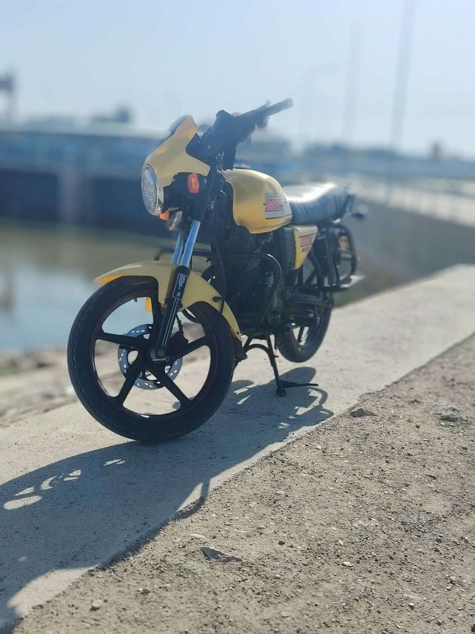 سلام عليكم  دراجه لبيع دايوان
22فول نضافه موديل 22دراجه كلك مكفوله عشاير 
سعره خاص


**إذا كنت صاحب هذا الإعلان وتريد حذفه لأي سبب، رجاءا أرسل رسالة إلى الدعم الفني**