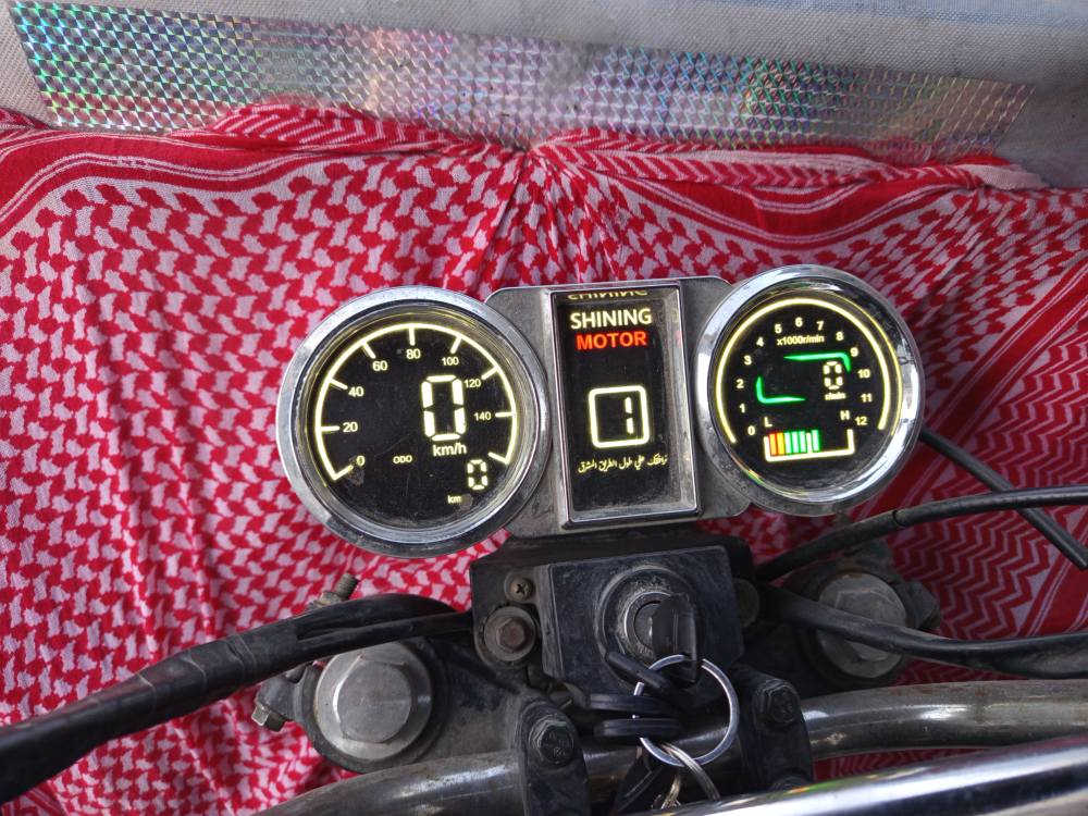 بە ناوی  خوای  گە ورە و  مهرە بان

ماتۆڕ   3  تایە  بێ مە سرە ف

مە کینە  200   مۆدێل    2016

مە نە فێس و ڕە قە می شانسی بە شە رت

گێڕو مە کینە و دە بڵ گێڕو گاردنی بە شە رت

گێچی ئە لکترۆنی  کارە بای کامل ئیشە کات

تایە چوپلێس تندوتۆڵ  شلوشاونییە

لە حیمی  تیانییە سە ماعە و پاتری لۆک

ماڵی دۆست و کە سابە تە بۆعە یب مە گە ڕێ

بای  9 گە ڵاو  مە عامە لە یە *********** سلێمانی
