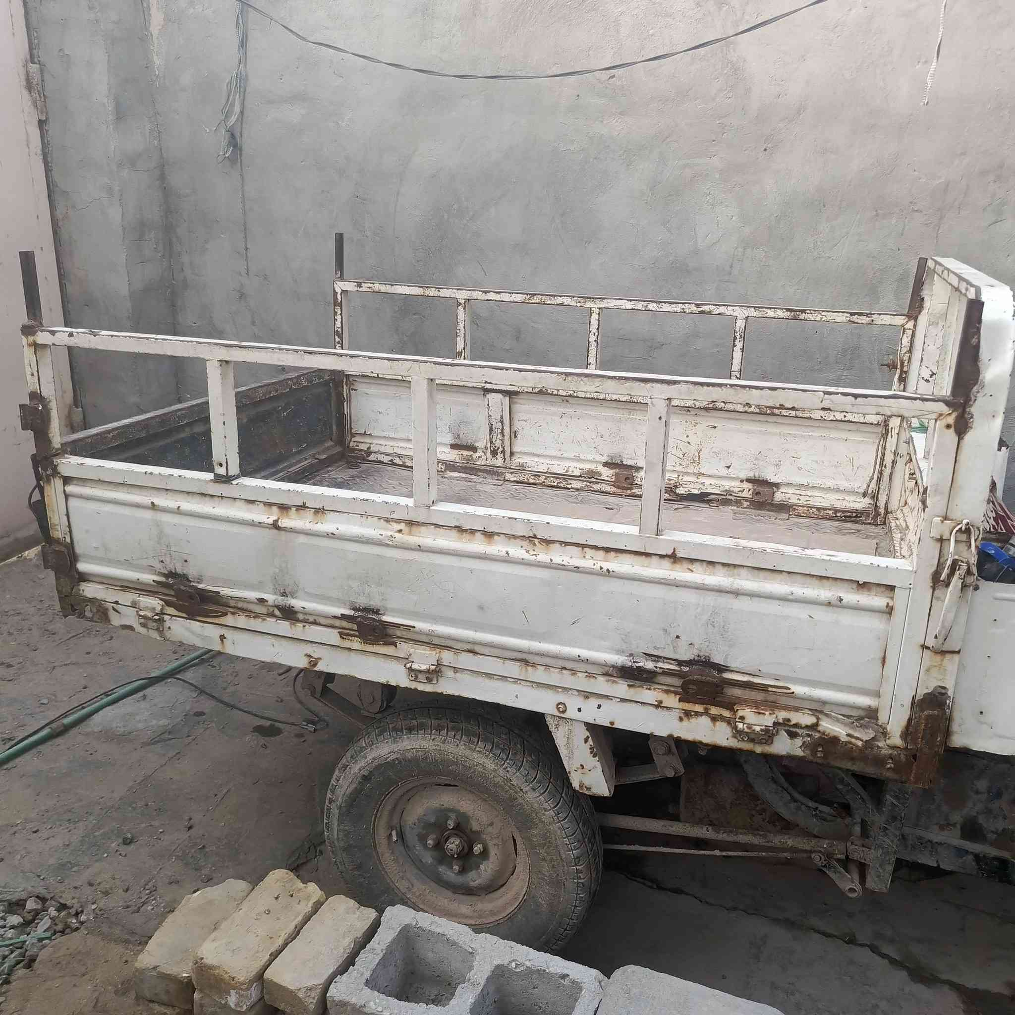 ستوته كلك للبيع مكاني شارع المعمل مكفوله من كلشي  عشاير تجي تاخذها من البيت السعر ٤٥٠ وبيها مجالشغاله مال عمل الاتصال ***********
