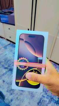 أعرض للبيع جهاز آيفون ١٥ برو ماكس جديد بعلبته الأصلية، لون فضي. الجهاز...