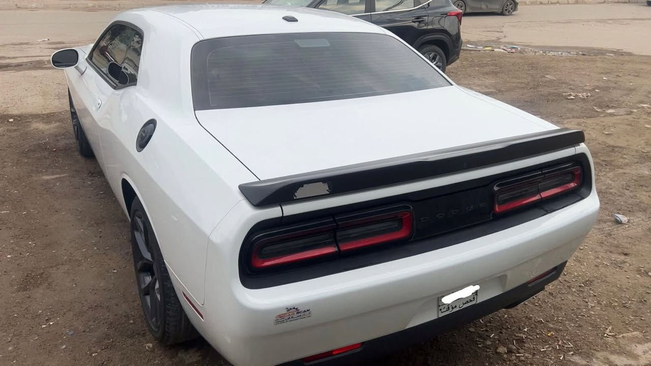 السلام عليكم شباب بيع & مراوس
جالنجر موديل 2023 بدون رقم ممفيس بسمي 

حادث جاملغ امامي ايمن + البنيد 

شاصي سليم ، لغد بي تعديل شي بسيط

 ماشيه 3 ميل سيارة جديدة وحلوة واحلى من الصور  

مواصفات SXT . سعرها ب 165 ورقه 

مع المجال ***********  وبي واتساب 

((مواصفات السيارة ))

1- محرك 3600 / 6 سلندر 
2-بصمة تشغيل
3-تشغيل عن بعد
4-كامرا 
5-شاشه 
6-تحكمات استيرن
