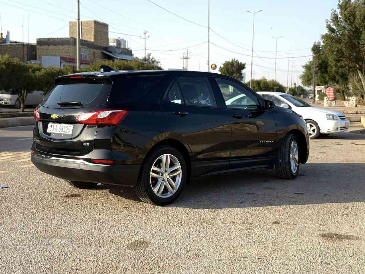 يالله اللهم صلي على محمد وال محمد 
بيع فقط 
شوفرليت كوينكس ٢٠١٨ امريكي 
محرك ١٥٠٠ توربو  ضرر جدا بسيط 
السياره جاهزه على اخر حبايه 
للجنايه باسمي رقم ميسان 
هزه جديده صار شهر من سويتها 
وارقام انكليزي جديده وسنويه جديده لغايه شهر ١٢ ..2030 صار شهر من جددتها
حداديه توب التوب ١٠٠٪؜ 
عليها تخم تواير ارقى نوعيه المشيلن الاصلي جدد نضافه ١٠٠٪؜  
وويل بريمير جديد جدا اصلي
تخم دسكات ارقى نوع صار اسبوعين من شديتهم 
ارقى نوع بلكات AC-Delco وارقى دهن اخليلها اصلي حصرا
التفويله البانزين العادي اتمشيك ٦٥٠ كيلو او اكثر حسب دوستك لان نضافه فول ماشاءالله 
التبريد ثلج بعز تموز الحماوه ماتعبر٩٠ نهائيا…. وي التبريد
ناعمه جدا ونشطه جدا ترايك وين مايعجبك ٢٠٠
منضومه التوربو نضيفه جدا وعليها ادامه كامله شرط ربع ماتصرف عليها 
لايتات زنون زراعه جدا قويه مياذن المقايل وكشافات زنون اصلي 
الكشره نضيفه حيل سياره مال بيت صارلها ٤ سنوات عدنا الي ياخذها ربع دينار شرط بعد المعاينه مايصرف عليها 
متعوب عليها حيل ومستعجل على بيعتها …
مواصفات معروفه دواخل لونين اصل
نجي للحادث
حادثها بامريكا فقط بارد بمقدمه البنيد كد اشبر وشرط المعاينه..
والجاملغ بدلته اني موجود مالها الاصلي بدون صبغ فقط بارد بي والصندوق جوه الرقم شوي بي صبغ من امريكا ..
بالعراق صار بيها بارد بالباب الخلفي
اذا تحسب القطع فقط الصندوق بي صبغ مو كله جوه الرقم فقط … اما الباقي بارد والجاملغ بدلته والاصلي تاخذه ويا 
بدون دواخل بدون نهائيا الدعاميات نفسها بلاد وكذلك بدون ايرباك بدون سيرفس كامله مكمله تحفه والله❤️
السياره جدا جدا ناعمه وتجي وتشوفها
وبالعافيه ع الياخذها
السعر ١٣٥ وبيها مجال بسيط
عنواني العمارة ميسان 
ارقامي متواجد واتس اب واتصال رصيد
0773999319
***********
