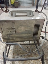 ماكنه لحيم للبيع شغاله عل الفحص السعر 50 رقم الهاتف 07713841034