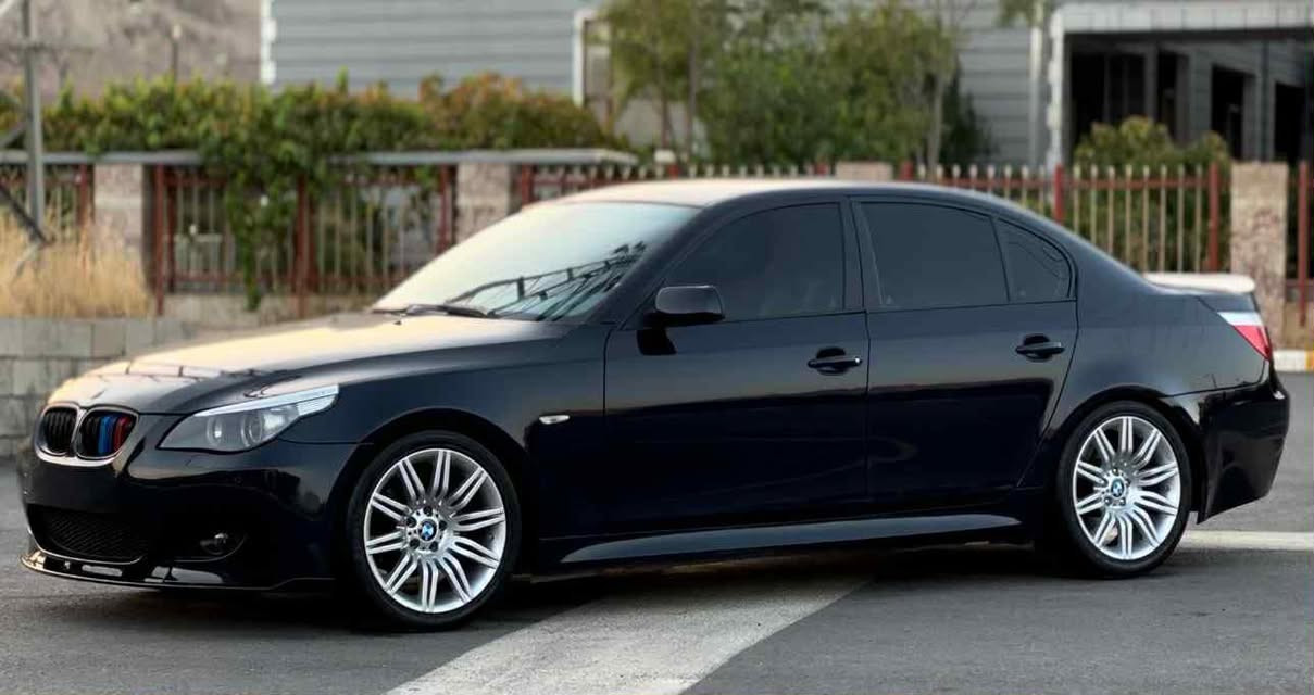bmw e60 2004  كوشن جلد كوشن خەزن. تەبریت گێرو مەكینە بەشەرت ٥٢٥نۆزل كورت تەقەو رەقە بەشەرت یەك دینار مەسروفی نیە نرخ ٧٩ گەڵاو مەجال ژ.م *********** واتس ئەپ
