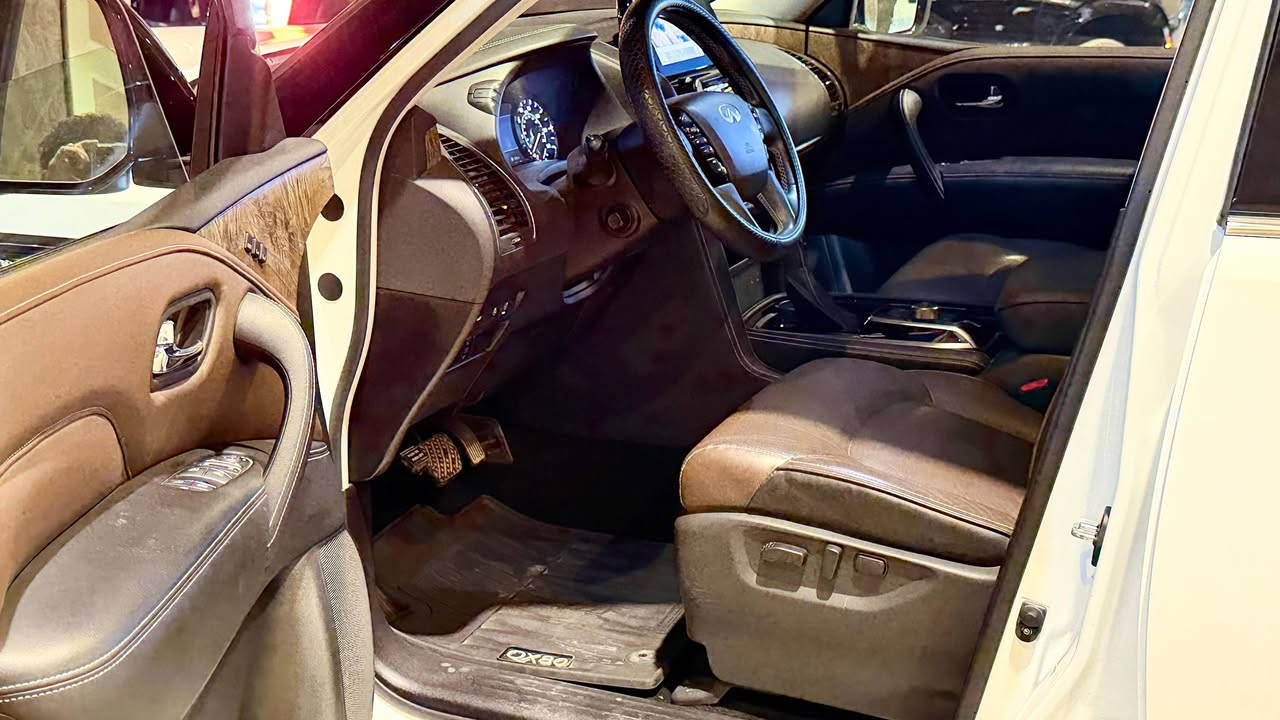 انفنتي موديل 2023 مكفوله كفاله عامه من بارد صبغ وراد امريكي كلين تايتل ماشيه 65 الف رقم بغداد باسمنه السعر 39 الف دولار امريكي هاتف *********** السياره 8 سلندر 5600
