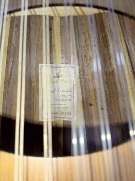 آلة العود نوع الخشب (زرياب سوري) صنع عراقي نوعية اصليه 
استخدام ايام فقط بعده جديد ( ويه جنطة جلد اصلية+ ريشة للعزف+ اوتار احتياط + كورس تعليمي مكون من ٨ فديوهات ) الي حاب يشتري يجيني خاص نتفاهم 
" محتاج مبلغ والا ما ابيعه " 
#العنوان_حديثة_الرفاعي
#السعر ١٥٥ الف وبي مجال بسيط
#الرقم***********2
