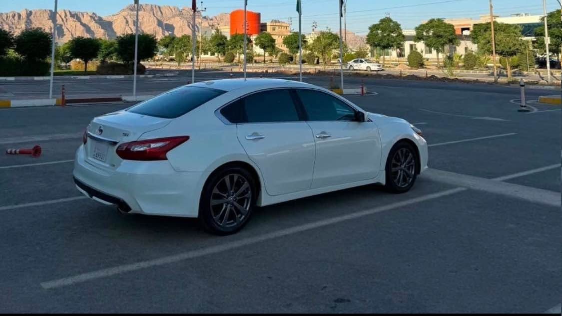 Nissan Altima 2018 SR Special Edition
‎ئەلتیما ٢٠١٨ 
‎سپێشل ئیدیشن
‎کوشن جلد دورمان شین
‎شاشە گەورە
‎کوشن هیتەر
‎کوشن کارەبا
‎سوکان گێڕ سپۆرت
‎ڕادار
‎کامیرای دواوە
‎‎‎ كم هەزار  ڕۆیشتووە‎111
‎مەکینە و گێڕ بە شەرت.
‎   چاملخی دواوە لای سەکن لەگەڵ سندوق
‎بێ ئیرباگ  
سعر130
‎تکایە ئەگەر موشتەری نی پەیوەندی مەکە.
*********** رانية, السليمانية
