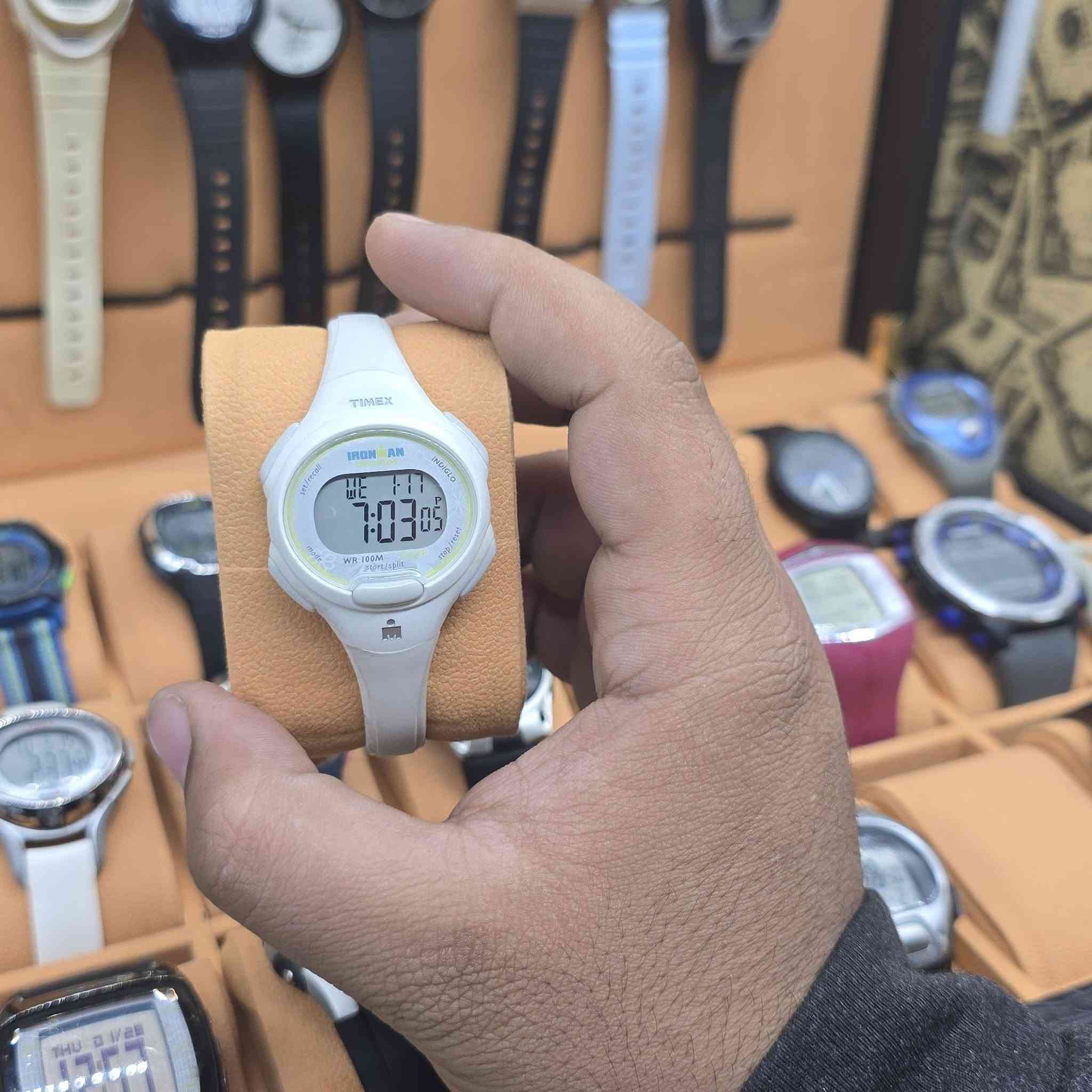 واتساب *********** ساعات داني
