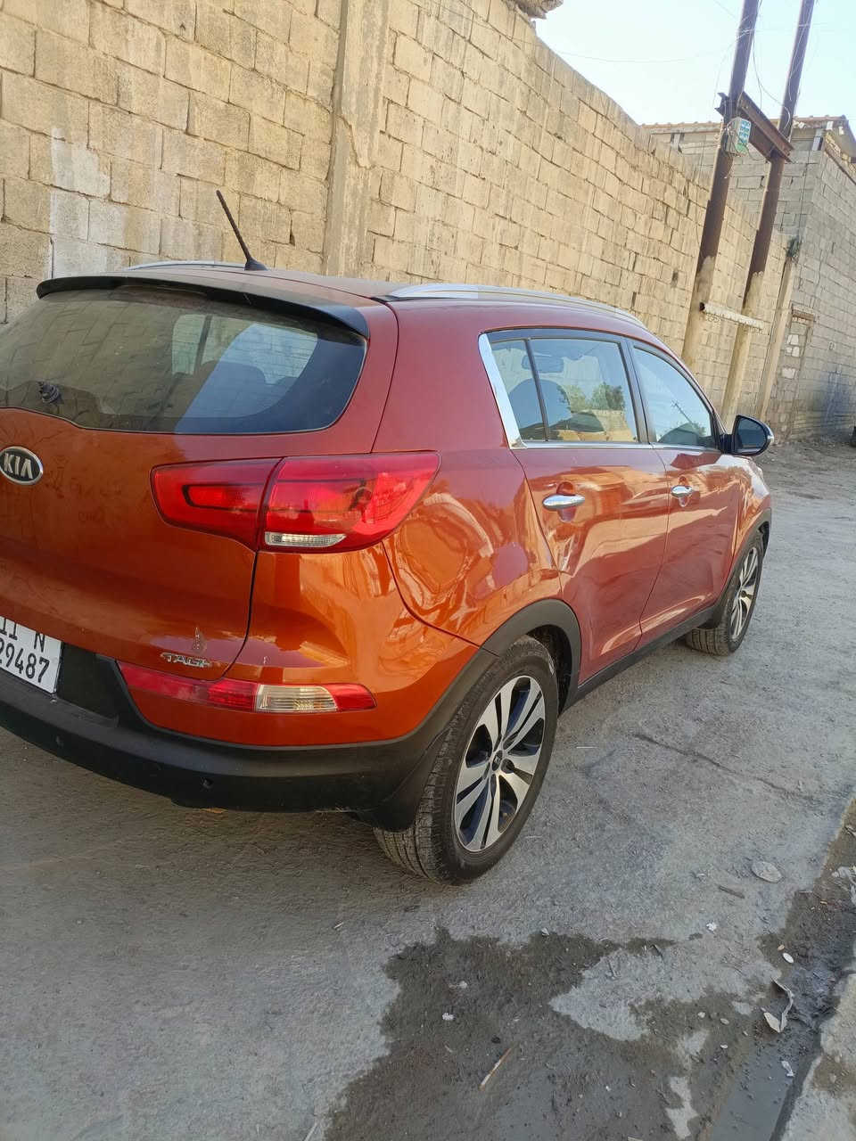 سلام عليكم سبورتج موديل 14 مكينه وكير مكفولات تخم تاير تدفئه وتبريد بيهه جاملغ خلفي ومصبوغه حزام سياره فول مواصفات مراوس حسب القناعه السعر 118 مكان السياره بغداد رقم الهاتف ***********
