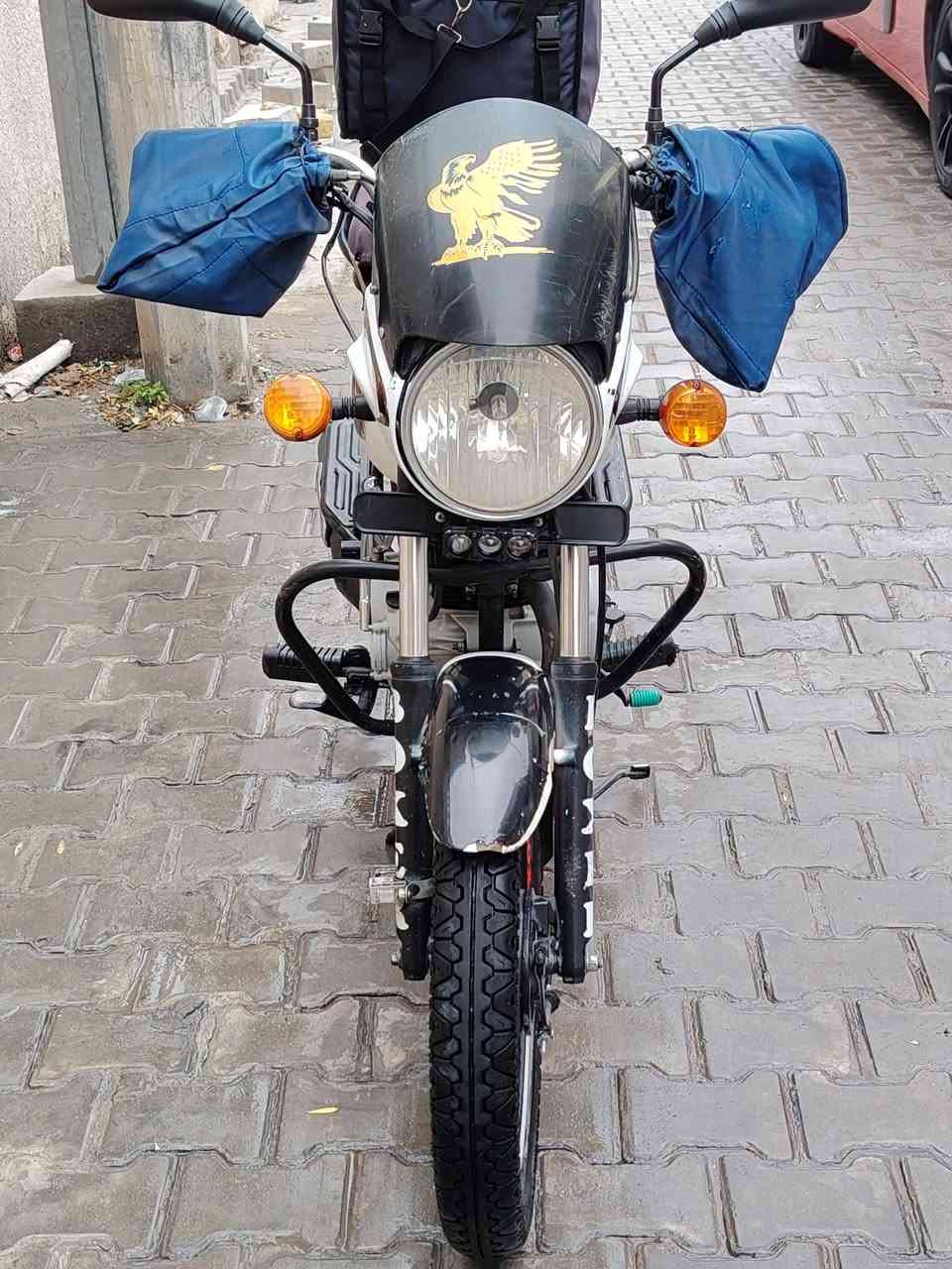 بوكسر موديل 21 مرقم بغداد تحويل ثاني يوم
الدراجه مكفوله من تاير لتاير مابيه اي نقص بس عندي عواج بسيط بستيرن 
دراجه مامشتغله دلفري بس 3 اشهر 
دراجه عارضه ب2100 مليونين و100 وبيه مجال حك الجيه 
العنوان بغداد الحريه 
رقم التلفون *********** متوفر وتساب ورصيد
