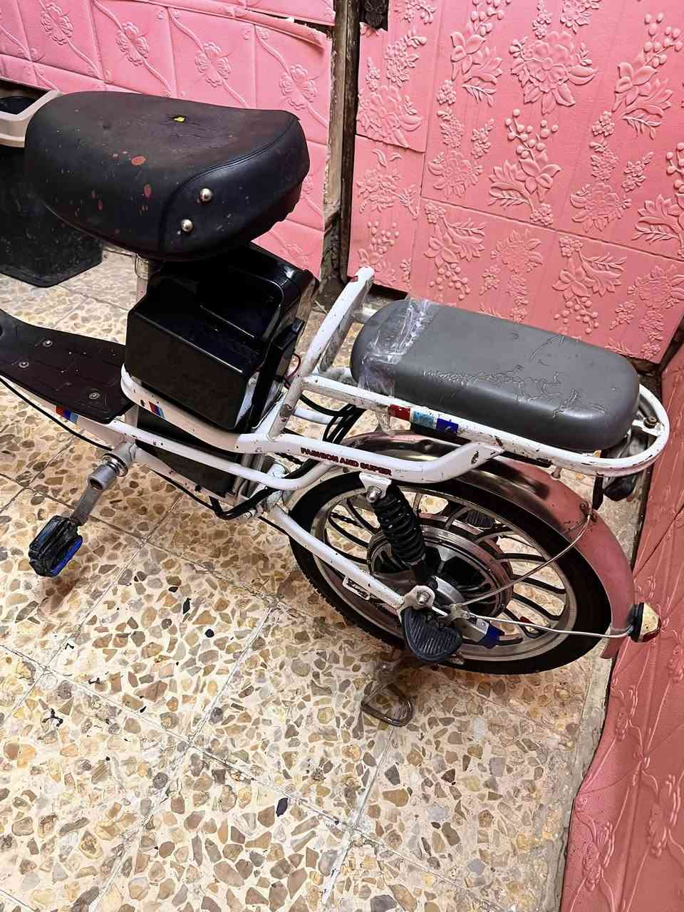 دراجه شحن حجم ٢٠ تمشي ٣٠ كيلو تتحمل وزن ١٠٠ السعر ١٧٥ قفل
للاستفسار رقمي ***********
