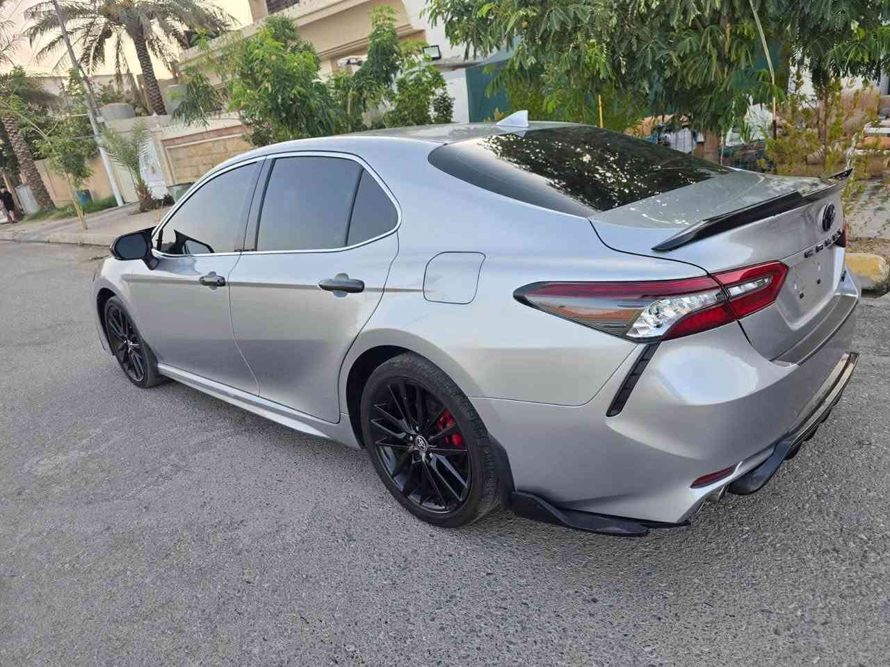 كامري 2024 ماشيه 36 الف رقم سليمانية سنوية بسمي فول فول 1/1 ماعدا بانوراما باقي موصفات فول XSE جميع إرباكات سليمة دواخل شواصي سليمة سيارة فقط جاملغ صبغ امامي وحافة بونيد لاغيره مكان سيارة كركوك حي عسكري سعره 233 بيه مجال 
*********** كركوك, العراق
